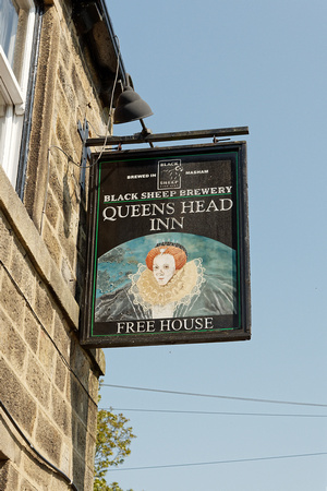 Queens head